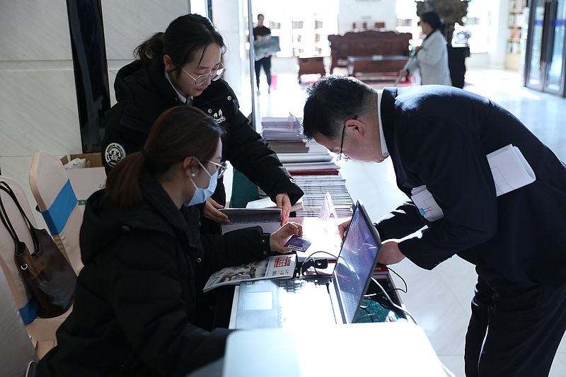 吴起县图书馆 服务两会展现新作为，文旅融合助推信息咨询新篇章